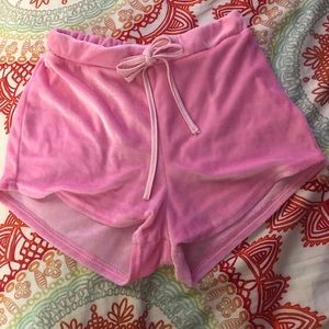 Highwaist velvet shorts